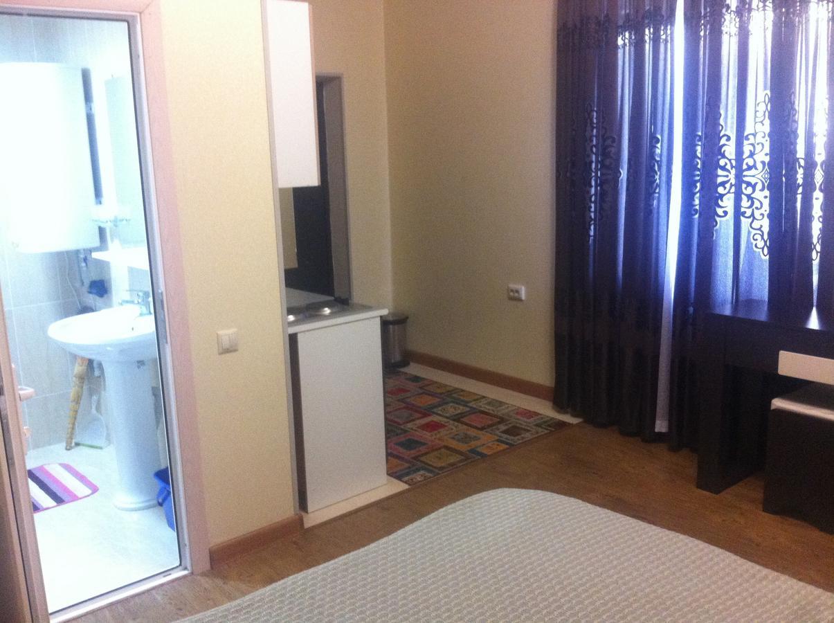 Vacation Home On Krasnomayakskaya 36 수쿰 외부 사진